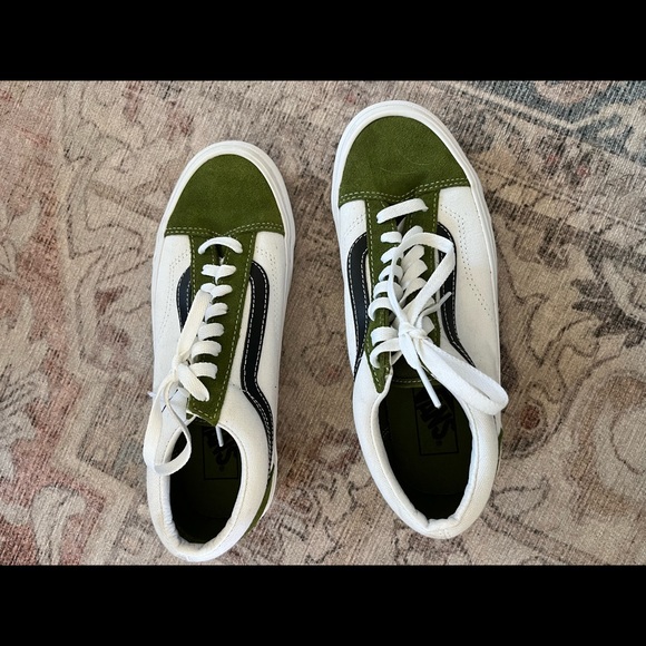Vans - Picture 3 of 4